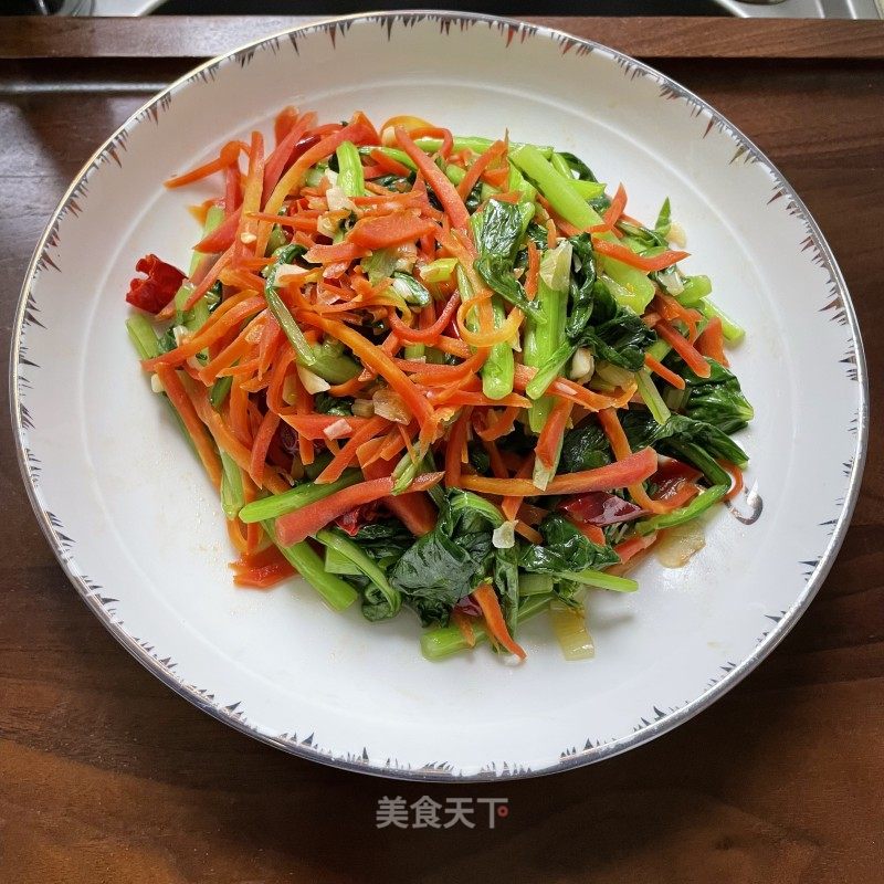 白萝卜炒菜芯的做法