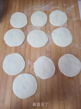 干槐花鸡蛋馅包子的做法步调：16