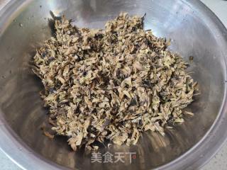 干槐花鸡蛋馅包子的做法步调：3