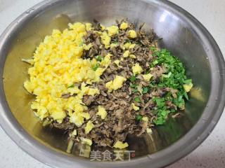 干槐花鸡蛋馅包子的做法步调：7