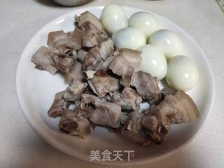 排骨烧鸡蛋的做法步调：1