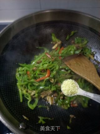 肉丝炒薄皮椒的做法步调：13