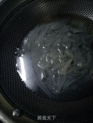 利剑菜粉皮拌鸡的做法步调：13
