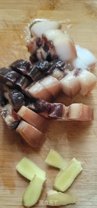 腊肉焖利剑萝卜的做法步调：3