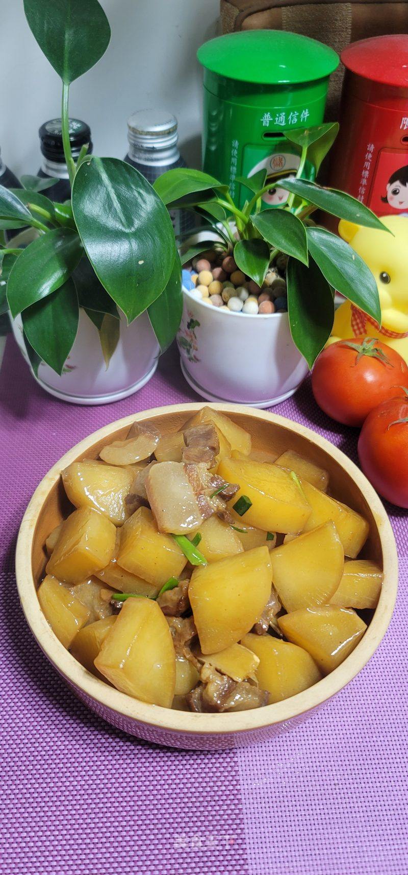 腊肉焖利剑萝卜的做法