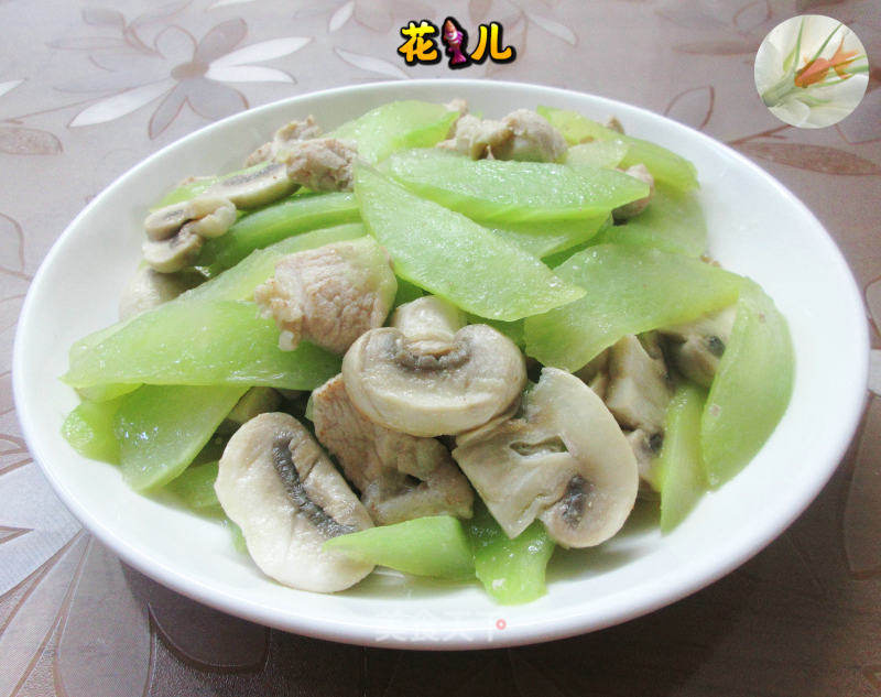 蘑菇肥肉片炒莴笋的做法
