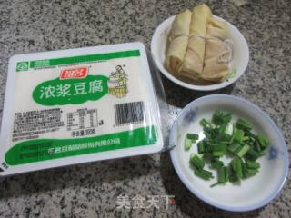 肉里结豆腐汤的做法步调：1
