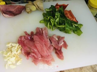 青蒜炒肉片的做法步调：2