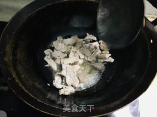 青蒜炒肉片的做法步调：3