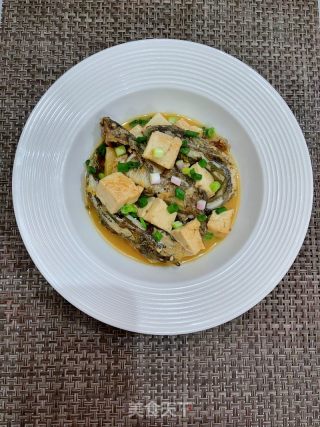 豆腐炖黄骨鱼的做法步调：12