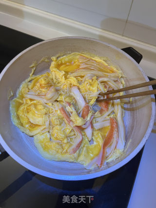 蟹肉棒炒蛋的做法步调：3