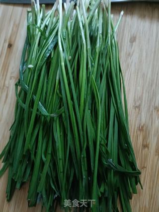 韭菜鸡蛋火饺的做法步调：1