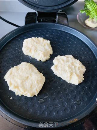 奶喷鼻白薯饼的做法步调：4
