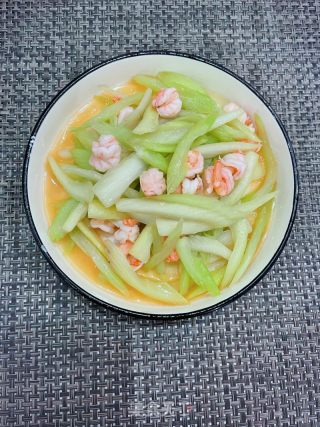 西芹炒虾仁的做法步调：8