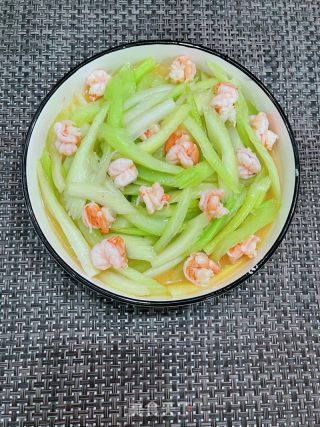 西芹炒虾仁的做法步调：10