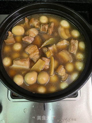 五花肉烧鹌鹑蛋的做法步调：10