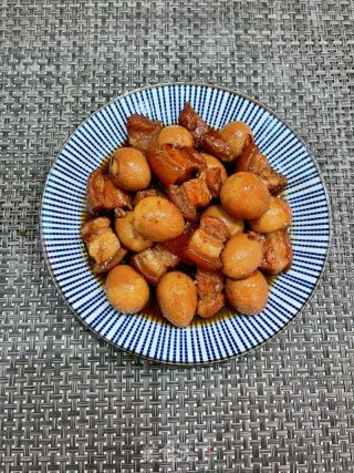 五花肉烧鹌鹑蛋的做法步调：12