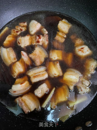 五花肉烧鹌鹑蛋的做法步调：8