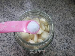 便宜腊八蒜的做法步调：4