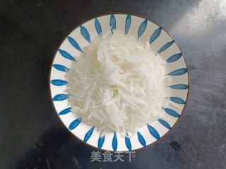 凉拌葱油萝卜丝的做法步调：5