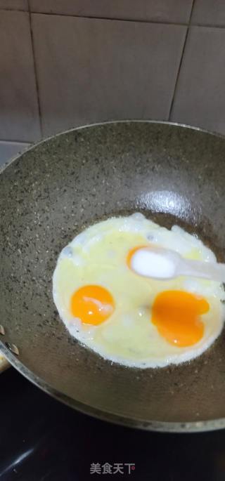 家常番茄炒蛋的做法步调：4