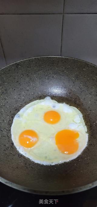 家常番茄炒蛋的做法步调：3