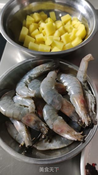 咖喱虾的做法步调：1