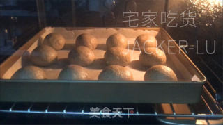 乌芝麻齐麦餐包，坚实有弹性，进口谦谦麦喷鼻战芝麻喷鼻。的做法步调：12