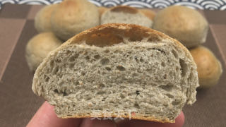 乌芝麻齐麦餐包，坚实有弹性，进口谦谦麦喷鼻战芝麻喷鼻。的做法步调：16