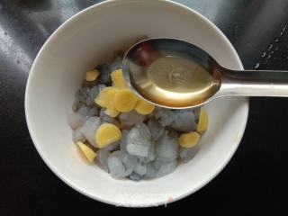玉米虾仁粒的做法步调：2