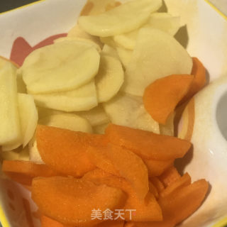 炖明白菜的做法步调：1