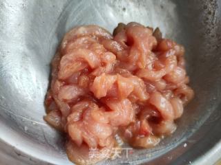 灯笼椒马蹄炒肉丝的做法步调：4