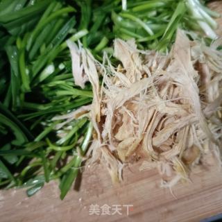 韭菜炒鸡胸肉的做法步调：3