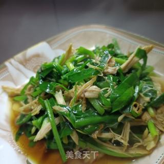 韭菜炒鸡胸肉的做法步调：8