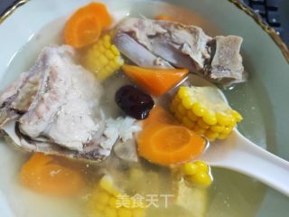 胡萝卜山药玉米排骨汤的做法步调：8