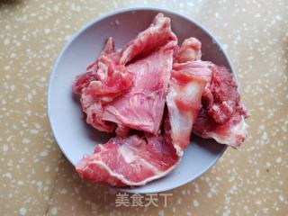 白烧牛筋里的做法步调：1