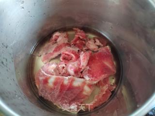 白烧牛筋里的做法步调：2