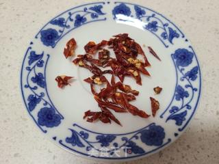 葱爆驴血的做法步调：3