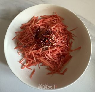 炝拌白萝卜丝的做法步调：4