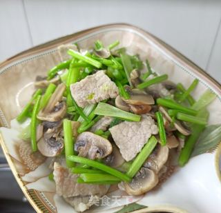 肉片喷鼻菜炒心蘑的做法步调：16