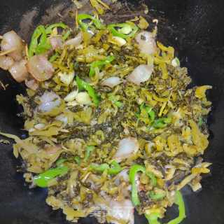 青椒炒酸菜的做法步调：7