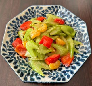 素炒西芹的做法步调：11