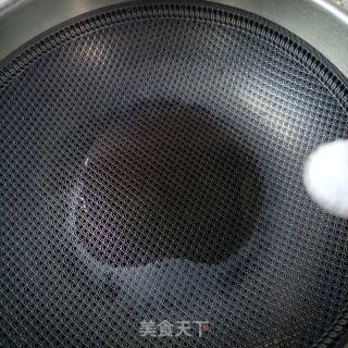 香肠炒蒿子秆的做法步调：6