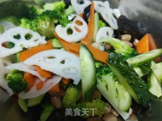 凉拌素十锦的做法步调：7