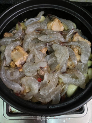 沙锅焗排骨虾仁的做法步调：12
