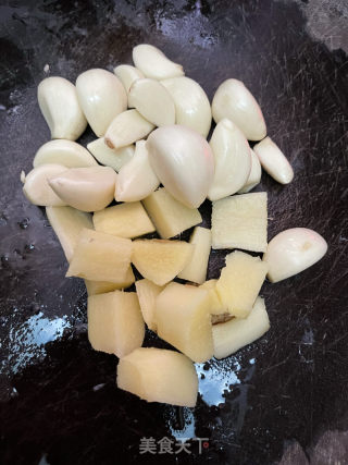 沙锅焗排骨虾仁的做法步调：6