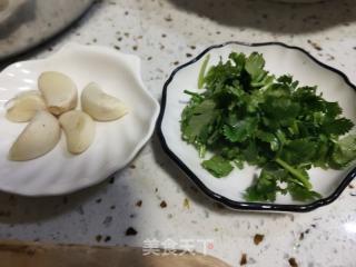 青椒虾仁炒茄丁的做法步调：5