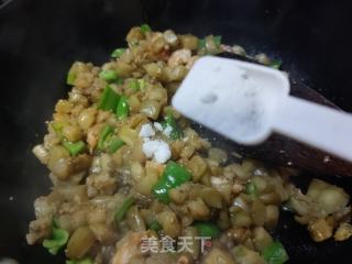 青椒虾仁炒茄丁的做法步调：10