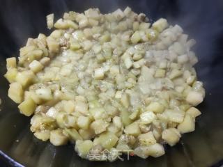 青椒虾仁炒茄丁的做法步调：4