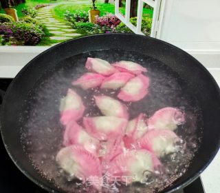 单色火饺的做法步调：11